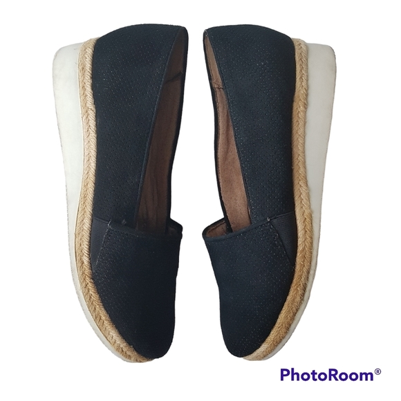 Life Stride Black and Tan Wedges - Picture 2 of 16